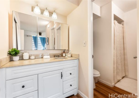 3020 Ala Napuaa Place,Honolulu,Hawaii,96818,2 Bedrooms Bedrooms,2 BathroomsBathrooms,Condo/Townhouse,Ala Napuaa,2,18255033