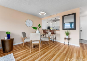 3020 Ala Napuaa Place,Honolulu,Hawaii,96818,2 Bedrooms Bedrooms,2 BathroomsBathrooms,Condo/Townhouse,Ala Napuaa,2,18255033