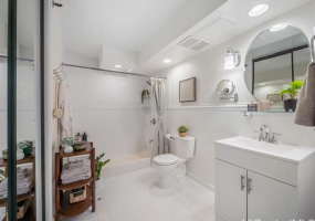 2232 Kapiolani Boulevard,Honolulu,Hawaii,96826,2 Bedrooms Bedrooms,2 BathroomsBathrooms,Condo/Townhouse,Kapiolani,3,18256716