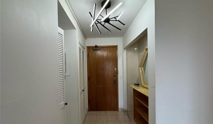 2240 Kuhio Avenue,Honolulu,Hawaii,96815,2 ベッドルーム ベッドルーム,2 バスルームバスルーム,コンド / タウンハウス,Kuhio,34,18711316