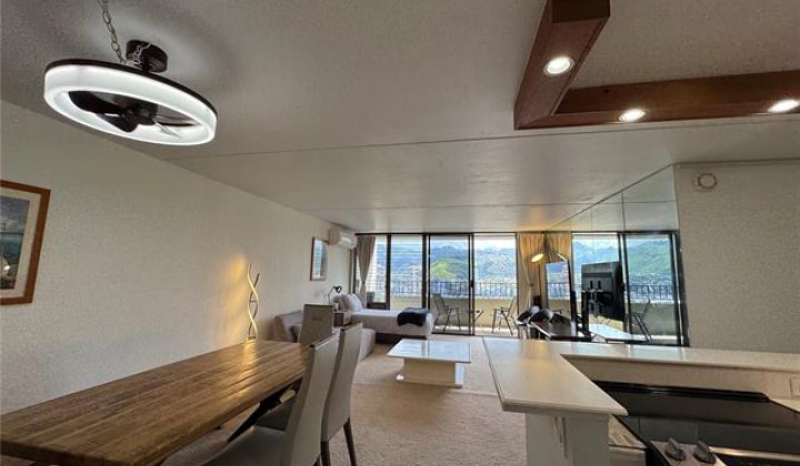 2240 Kuhio Avenue,Honolulu,Hawaii,96815,2 ベッドルーム ベッドルーム,2 バスルームバスルーム,コンド / タウンハウス,Kuhio,34,18711316