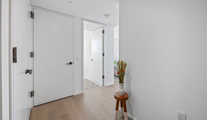 1000 Auahi Street,Honolulu,Hawaii,96814,1 Bedroom Bedrooms,1 BathroomBathrooms,Condo/Townhouse,Auahi,7,18256865