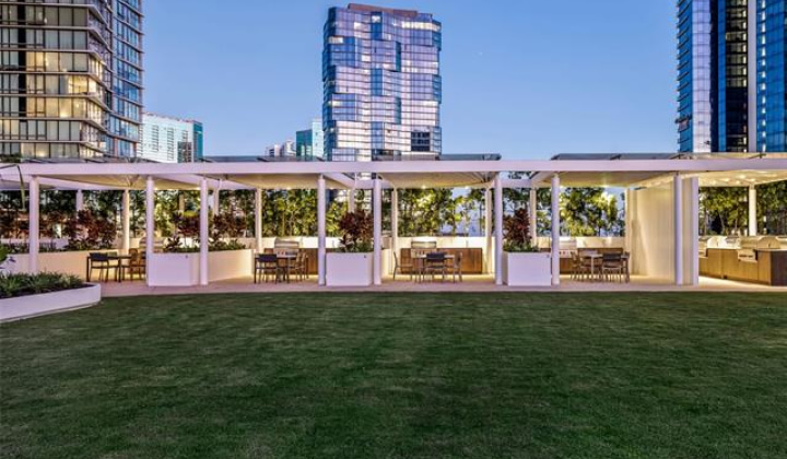 1000 Auahi Street,Honolulu,Hawaii,96814,1 Bedroom Bedrooms,1 BathroomBathrooms,Condo/Townhouse,Auahi,7,18256865
