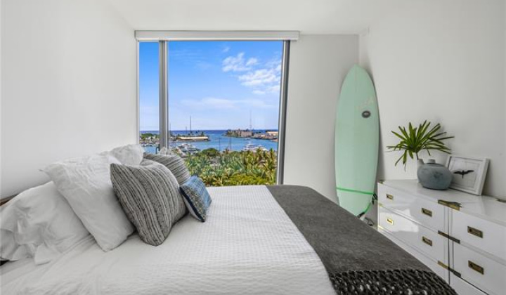 1000 Auahi Street,Honolulu,Hawaii,96814,1 Bedroom Bedrooms,1 BathroomBathrooms,Condo/Townhouse,Auahi,7,18256865