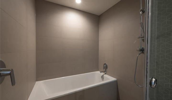 1000 Auahi Street,Honolulu,Hawaii,96814,1 Bedroom Bedrooms,1 BathroomBathrooms,Condo/Townhouse,Auahi,7,18256865