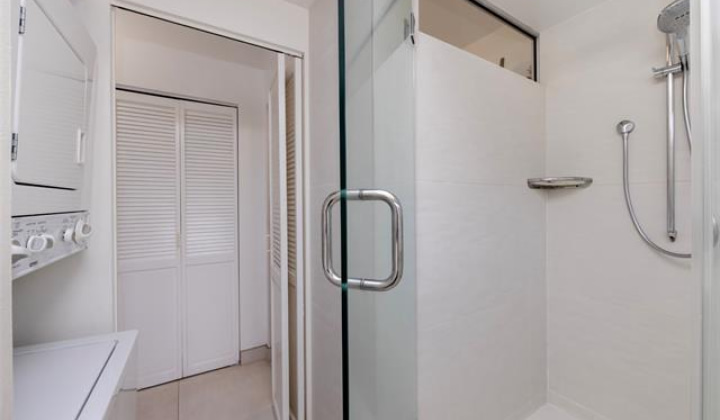 2161 Kalia Road,Honolulu,Hawaii,96815,1 Bedroom Bedrooms,1 BathroomBathrooms,Condo/Townhouse,Kalia,9,18257125