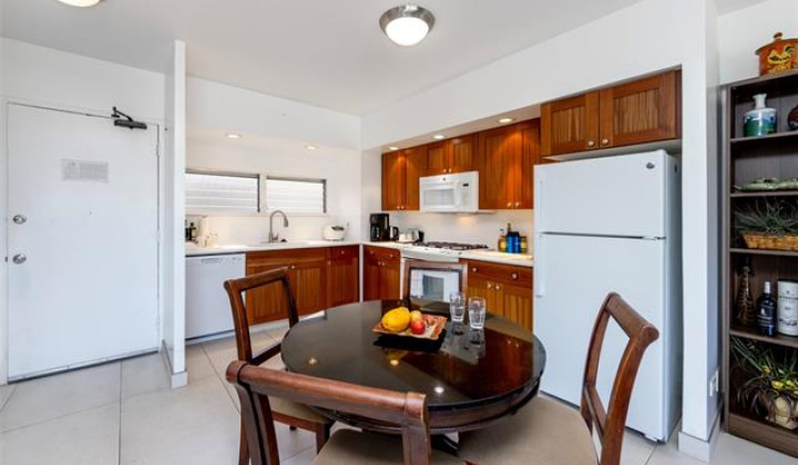 2161 Kalia Road,Honolulu,Hawaii,96815,1 Bedroom Bedrooms,1 BathroomBathrooms,Condo/Townhouse,Kalia,9,18257125