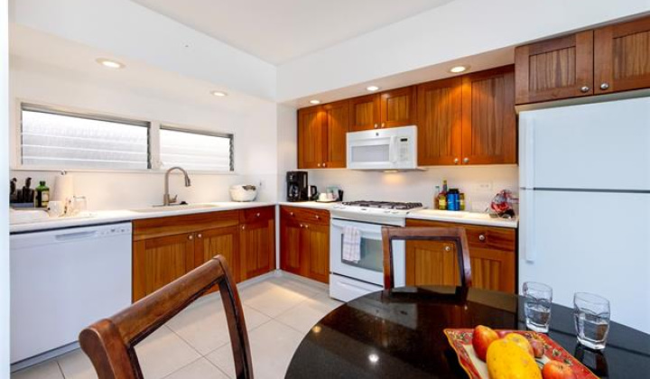 2161 Kalia Road,Honolulu,Hawaii,96815,1 Bedroom Bedrooms,1 BathroomBathrooms,Condo/Townhouse,Kalia,9,18257125