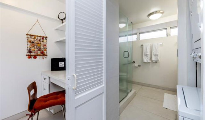 2161 Kalia Road,Honolulu,Hawaii,96815,1 Bedroom Bedrooms,1 BathroomBathrooms,Condo/Townhouse,Kalia,9,18257125