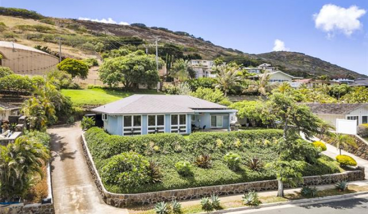 165 Nawiliwili Street,Honolulu,Hawaii,96825,3 Bedrooms Bedrooms,2 BathroomsBathrooms,Single family,Nawiliwili,18258476