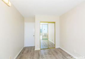 1215 Alexander Street,Honolulu,Hawaii,96826,2 ベッドルーム ベッドルーム,1 バスルームバスルーム,コンド / タウンハウス,Alexander,1,18259579
