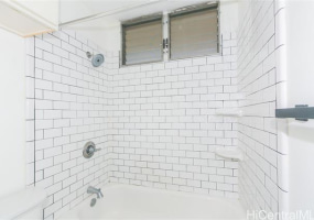 1215 Alexander Street,Honolulu,Hawaii,96826,2 ベッドルーム ベッドルーム,1 バスルームバスルーム,コンド / タウンハウス,Alexander,1,18259579