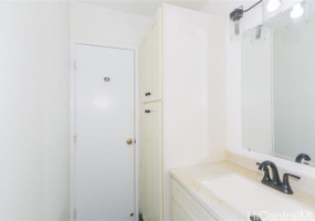 1215 Alexander Street,Honolulu,Hawaii,96826,2 ベッドルーム ベッドルーム,1 バスルームバスルーム,コンド / タウンハウス,Alexander,1,18259579