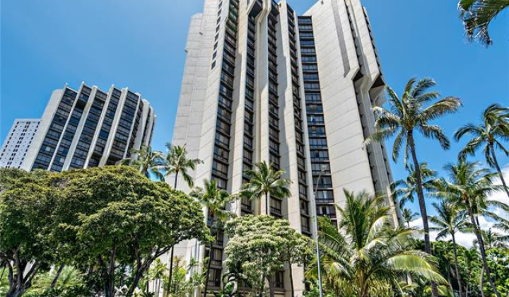 300 Wai Nani Way,Honolulu,Hawaii,96815,1 Bedroom Bedrooms,1 BathroomBathrooms,Condo/Townhouse,Wai Nani,18,19424761