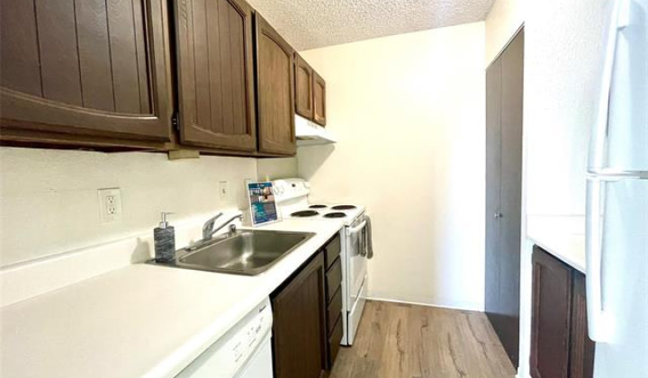 2092 Kuhio Avenue,Honolulu,Hawaii,96815,1 Bedroom Bedrooms,1 BathroomBathrooms,Condo/Townhouse,Kuhio,12,18262426
