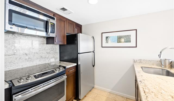 1777 Ala Moana Boulevard,Honolulu,Hawaii,96815,2 Bedrooms Bedrooms,2 BathroomsBathrooms,Condo/Townhouse,Ala Moana,24,18262694