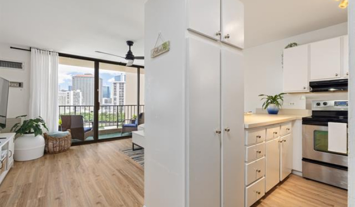411 Hobron Lane,Honolulu,Hawaii,96815,1 ベッドルーム ベッドルーム,1 バスルームバスルーム,コンド / タウンハウス,Hobron,11,18263070