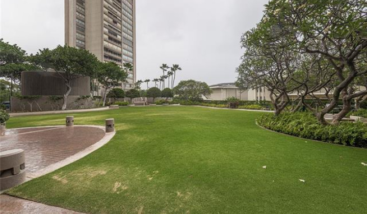 581 Kamoku Street,Honolulu,Hawaii,96826,2 ベッドルーム ベッドルーム,2 バスルームバスルーム,コンド / タウンハウス,Kamoku,10,18719635