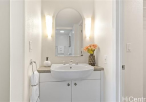 1700 Ala Moana Boulevard,Honolulu,Hawaii,96815,1 BathroomBathrooms,Condo/Townhouse,Ala Moana,19,17797071