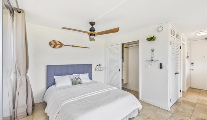 2415 Ala Wai Boulevard,Honolulu,Hawaii,96815,1 Bedroom Bedrooms,1 BathroomBathrooms,Condo/Townhouse,Ala Wai,12,18266122