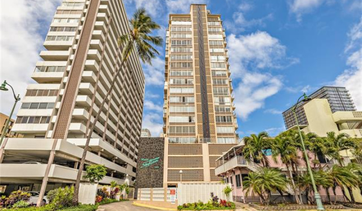 2415 Ala Wai Boulevard,Honolulu,Hawaii,96815,1 Bedroom Bedrooms,1 BathroomBathrooms,Condo/Townhouse,Ala Wai,12,18266122