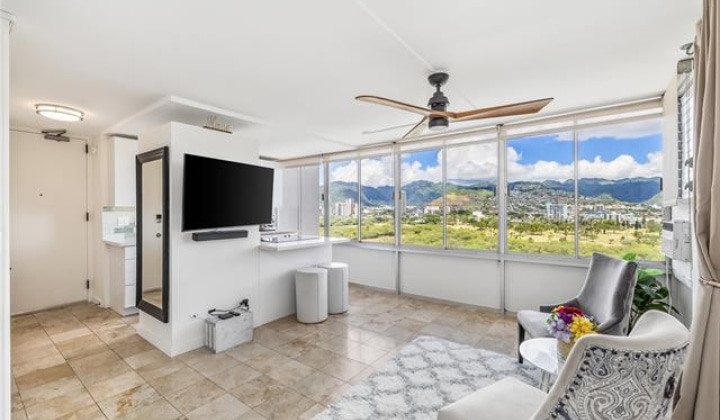 2415 Ala Wai Boulevard,Honolulu,Hawaii,96815,1 Bedroom Bedrooms,1 BathroomBathrooms,Condo/Townhouse,Ala Wai,12,18266122
