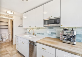 2415 Ala Wai Boulevard,Honolulu,Hawaii,96815,1 Bedroom Bedrooms,1 BathroomBathrooms,Condo/Townhouse,Ala Wai,12,18266122