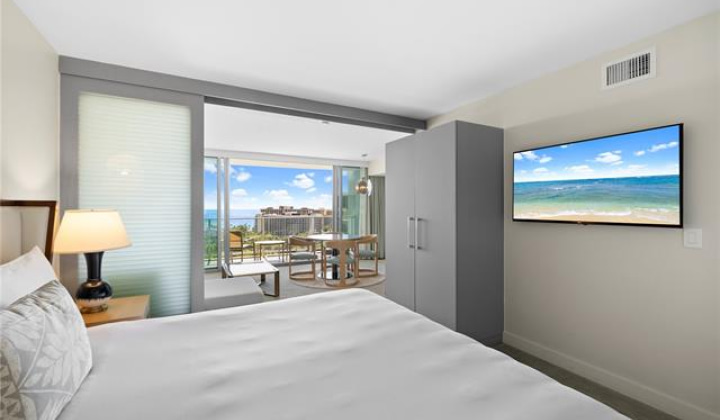 383 Kalaimoku Street,Honolulu,Hawaii,96815,1 Bedroom Bedrooms,1 BathroomBathrooms,Condo/Townhouse,Kalaimoku,19,18266200