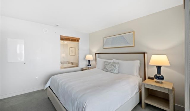 383 Kalaimoku Street,Honolulu,Hawaii,96815,1 Bedroom Bedrooms,1 BathroomBathrooms,Condo/Townhouse,Kalaimoku,19,18266200