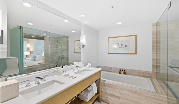383 Kalaimoku Street,Honolulu,Hawaii,96815,1 Bedroom Bedrooms,1 BathroomBathrooms,Condo/Townhouse,Kalaimoku,19,18266200
