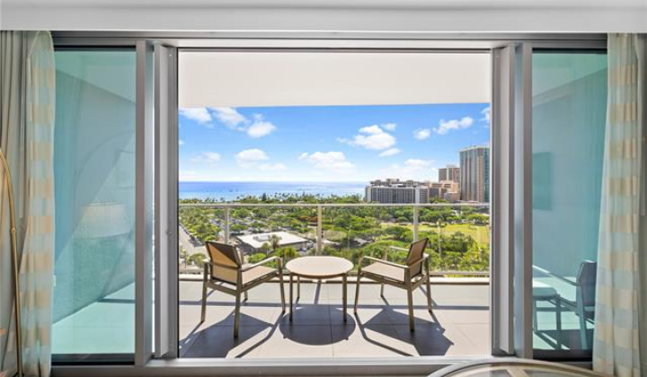 383 Kalaimoku Street,Honolulu,Hawaii,96815,1 Bedroom Bedrooms,1 BathroomBathrooms,Condo/Townhouse,Kalaimoku,19,18266200