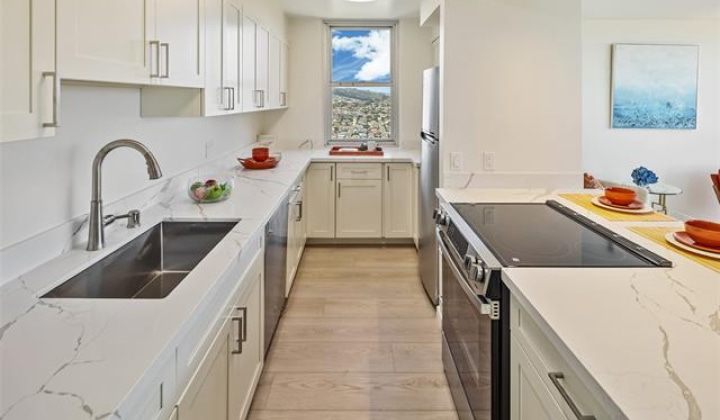 2600 Pualani Way,Honolulu,Hawaii,96815,2 Bedrooms Bedrooms,2 BathroomsBathrooms,Condo/Townhouse,Pualani,30,19429618