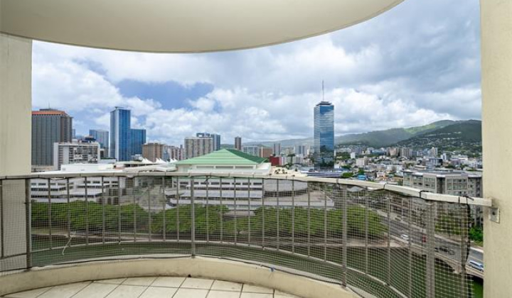1717 Ala Wai Boulevard,Honolulu,Hawaii,96815,2 Bedrooms Bedrooms,2 BathroomsBathrooms,Condo/Townhouse,Ala Wai,16,19429677