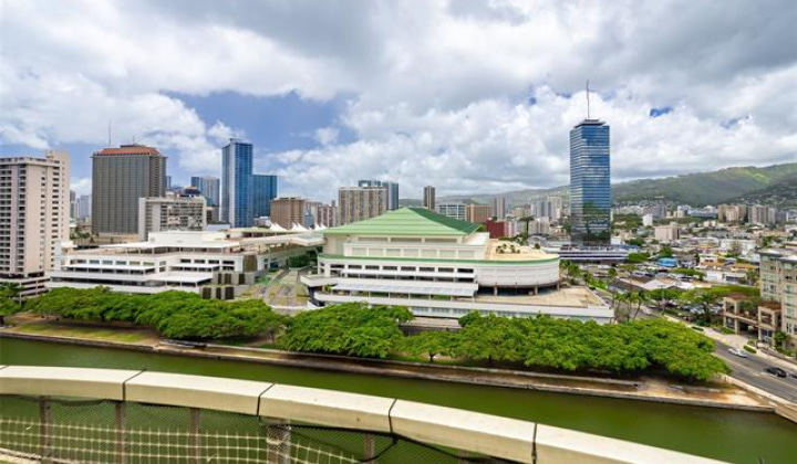 1717 Ala Wai Boulevard,Honolulu,Hawaii,96815,2 Bedrooms Bedrooms,2 BathroomsBathrooms,Condo/Townhouse,Ala Wai,16,19429677