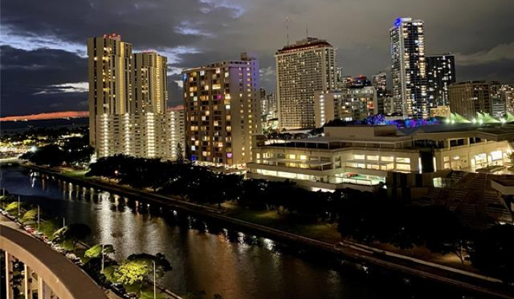 1717 Ala Wai Boulevard,Honolulu,Hawaii,96815,2 Bedrooms Bedrooms,2 BathroomsBathrooms,Condo/Townhouse,Ala Wai,16,19429677