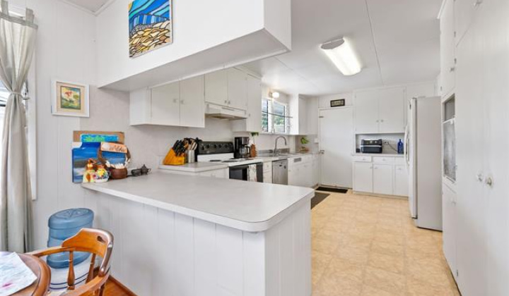 298 Moomuku Place,Honolulu,Hawaii,96825,10 Bedrooms Bedrooms,6 BathroomsBathrooms,Single family,Moomuku,18267692