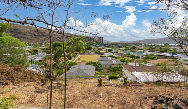 298 Moomuku Place,Honolulu,Hawaii,96825,10 Bedrooms Bedrooms,6 BathroomsBathrooms,Single family,Moomuku,18267692