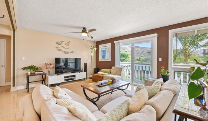 425 Ena Road,Honolulu,Hawaii,96815,1 Bedroom Bedrooms,1 BathroomBathrooms,Condo/Townhouse,Ena,3,17848945