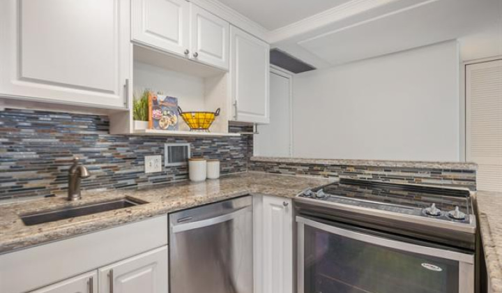 225 Queen Street,Honolulu,Hawaii,96813,2 Bedrooms Bedrooms,2 BathroomsBathrooms,Condo/Townhouse,Queen,19,18267841