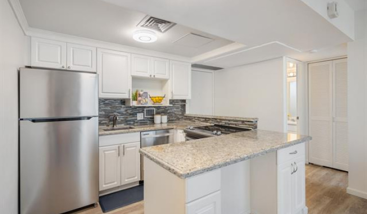 225 Queen Street,Honolulu,Hawaii,96813,2 Bedrooms Bedrooms,2 BathroomsBathrooms,Condo/Townhouse,Queen,19,18267841