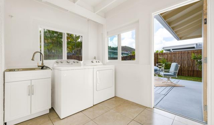 1371 Akiahala Place,Kailua,Hawaii,96734,4 Bedrooms Bedrooms,3 BathroomsBathrooms,Single family,Akiahala,18268162