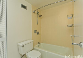 2139 Kuhio Avenue,Honolulu,Hawaii,96815,1 Bedroom Bedrooms,1 BathroomBathrooms,Condo/Townhouse,Kuhio,12,17849451