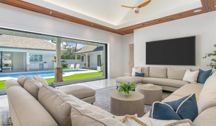 17 Laiki Place,Kailua,Hawaii,96734,7 Bedrooms Bedrooms,6 BathroomsBathrooms,Single family,Laiki,18269760