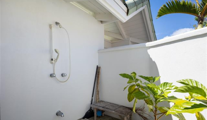 675 Kaumakani Street,Honolulu,Hawaii,96825,5 ベッドルーム ベッドルーム,3 バスルームバスルーム,一戸建て,Kaumakani,18725647