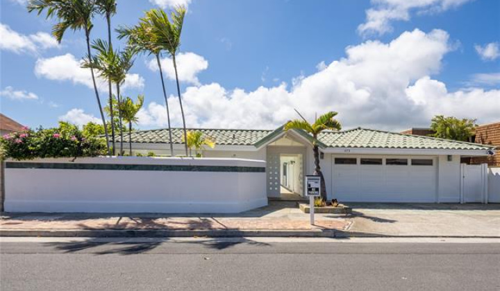 675 Kaumakani Street,Honolulu,Hawaii,96825,5 ベッドルーム ベッドルーム,3 バスルームバスルーム,一戸建て,Kaumakani,18725647