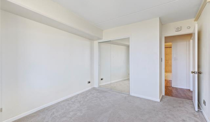 2333 Kapiolani Boulevard,Honolulu,Hawaii,96826,2 Bedrooms Bedrooms,2 BathroomsBathrooms,Condo/Townhouse,Kapiolani,8,18270861