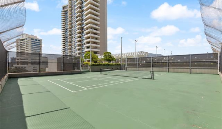 2333 Kapiolani Boulevard,Honolulu,Hawaii,96826,2 Bedrooms Bedrooms,2 BathroomsBathrooms,Condo/Townhouse,Kapiolani,8,18270861