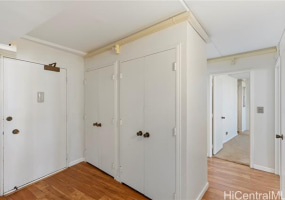2333 Kapiolani Boulevard,Honolulu,Hawaii,96826,2 Bedrooms Bedrooms,2 BathroomsBathrooms,Condo/Townhouse,Kapiolani,8,18270861