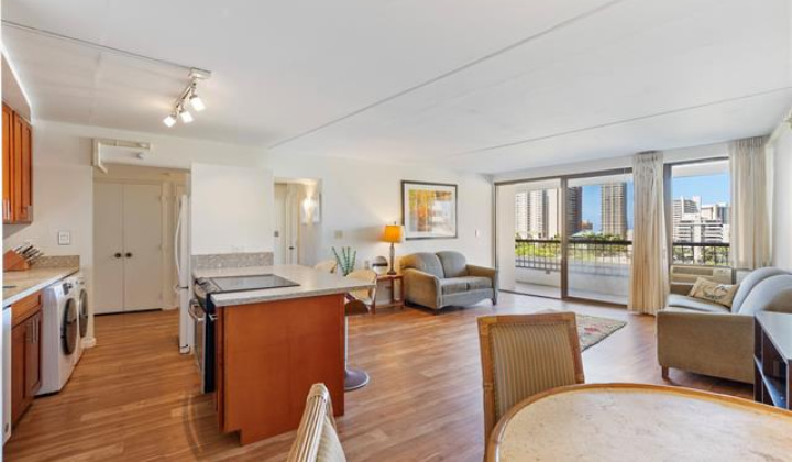2333 Kapiolani Boulevard,Honolulu,Hawaii,96826,2 Bedrooms Bedrooms,2 BathroomsBathrooms,Condo/Townhouse,Kapiolani,8,18270861