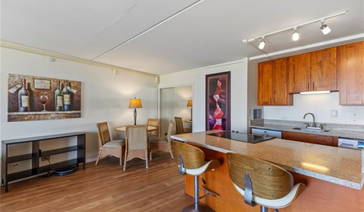 2333 Kapiolani Boulevard,Honolulu,Hawaii,96826,2 Bedrooms Bedrooms,2 BathroomsBathrooms,Condo/Townhouse,Kapiolani,8,18270861